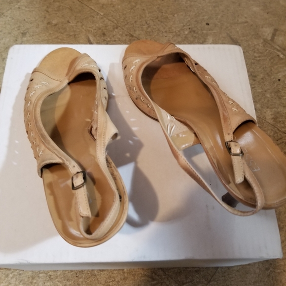 Sandals - Picture 3 of 4